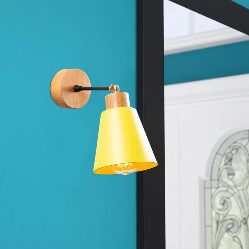 Gyors kiszállítás Modern sárga fali lámpa, fém ház fa talppal, 14 cm átmérő, 25 cm magasság, E27 foglalat (max. 40 W), stílusos és funkcionális lakberendezési forma, IP20 besorolás, bármilyen helyiségbe tökéletes