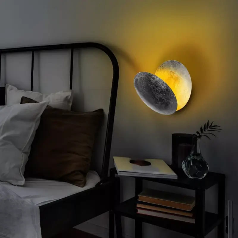 Stílusos ezüst fali lámpa, fém ház, 25 x 25 x 16 cm | SMD LED 5W 3000K | IP20 besorolású | Tökéletes modern lakberendezéshez, nappalihoz, hálószobához és irodahelyiségekhez, elegáns és funkcionális világítási megoldásokhoz Alacsony ár