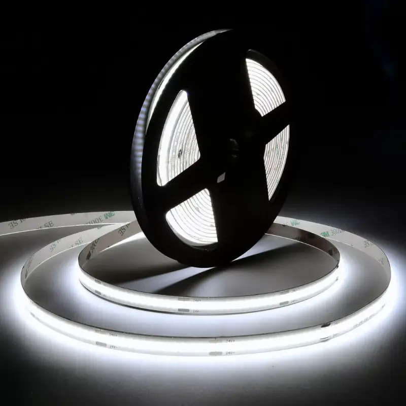 Kiárusítás MARATHON COB LED szalag , áramgenerátoros IC-vel , 24 Volt DC , 7.5W/m , 480 led/m , 8mm , >90Ra , hideg fehér , LEDISSIMO