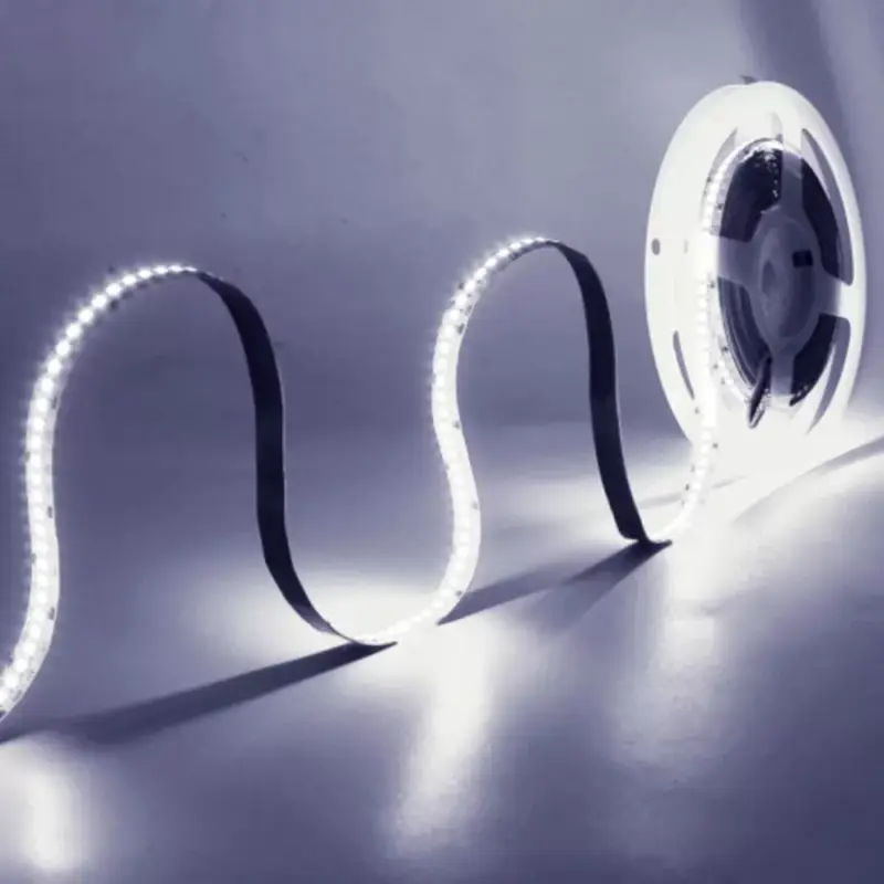 LED szalag , 2835 , 160 led/m , 13 Watt/m , hideg fehér , 2010 lumen/m , 5 év garancia , IP65 Vedd meg online