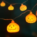 Halloween LED-es fényfüzér tök 12 LED 2xAA 1,65m 56528B Kihagyhatatlan ajánlat