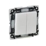 Azonnal elérhető Legrand Valena Life 105 csillárkapcsoló IP44 fehér 752155