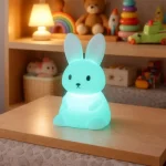 Korlátozott ajánlat NYÚL ÉJSZAKAI LÁMPA TÁVIRÁNYÍTÓVAL. 0,4 W, RGB+3000K [MW20791]